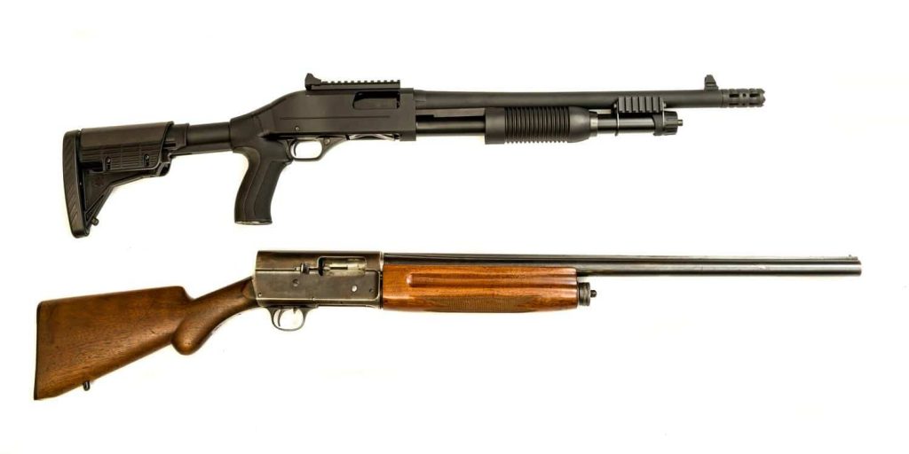 picture of a shotgun and a rifle